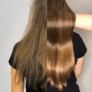 Tu cabello está seco y sin vida, sin brillo ni suavidad.