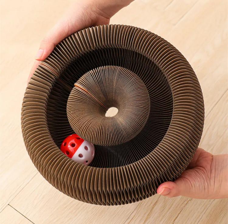 Juguete multifuncional que despierta el instinto de caza de tu gato