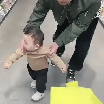 Temor a que tu bebé se caiga mientras aprende a caminar.
